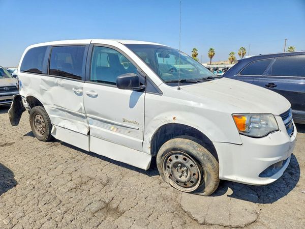2017 DODGE GRAND CARAVAN SE, SXT, Express — Passenger 3/4