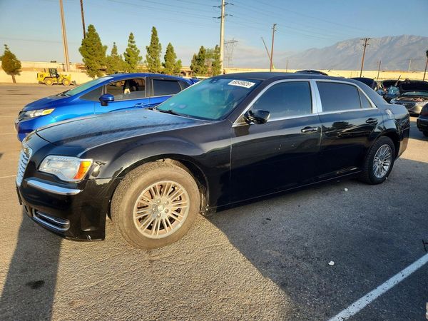 2013 CHRYSLER 300 — DSFA — Front 3/4