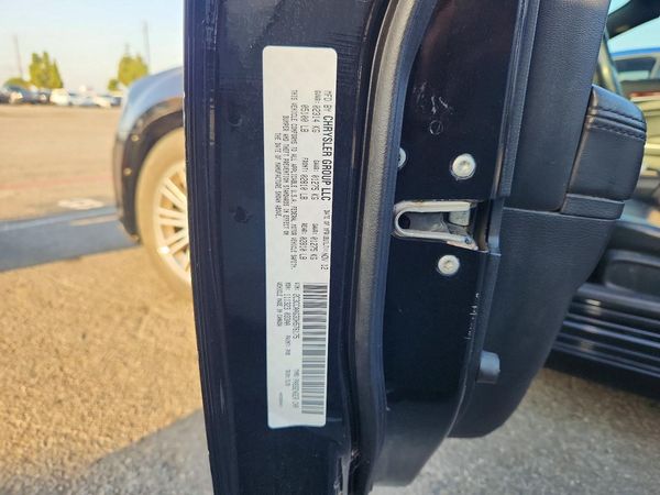 2013 CHRYSLER 300 Base/Limited — VINS