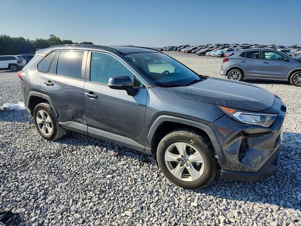 2019 TOYOTA RAV4 — Passenger 3/4