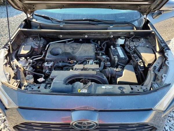 2019 TOYOTA RAV4 — Engine bay