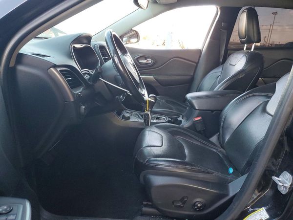 2019 JEEP CHEROKEE — DENT