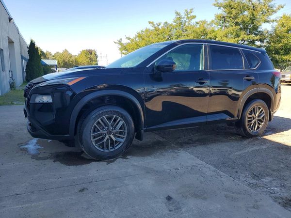 2021 NISSAN ROGUE S — Front 3/4