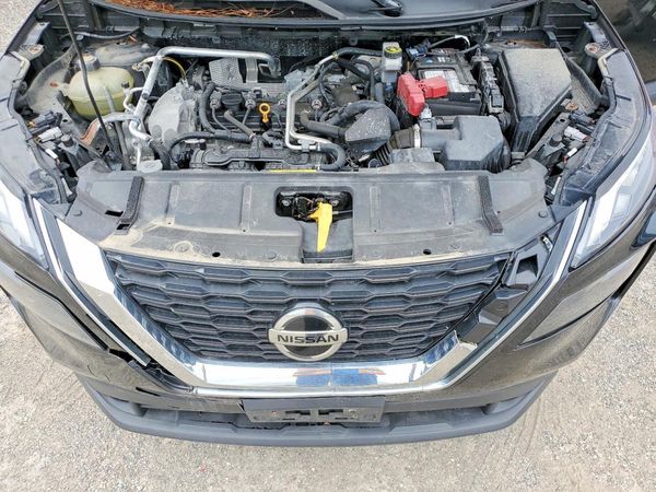 2021 NISSAN ROGUE S — Engine bay