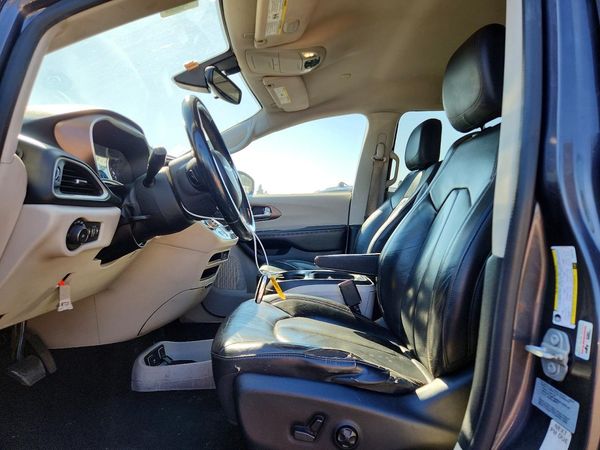 2017 CHRYSLER PACIFICA — DENT