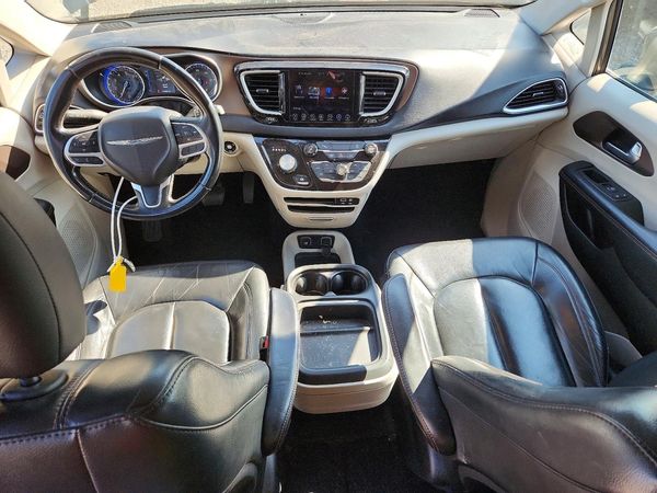 2017 CHRYSLER PACIFICA — CKPT