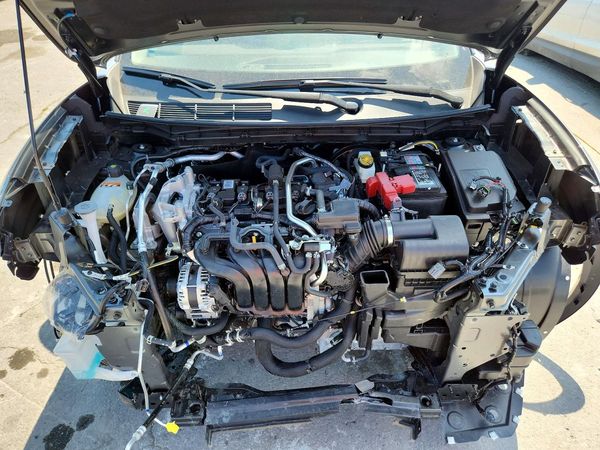 2019 NISSAN KICKS — Engine bay