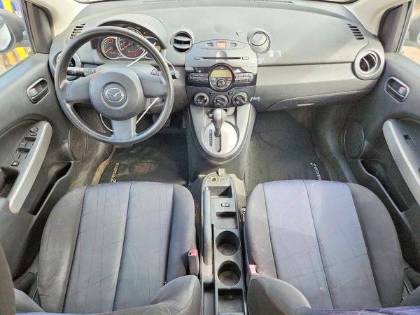 2012 MAZDA 2 Sport/GX — CKPT