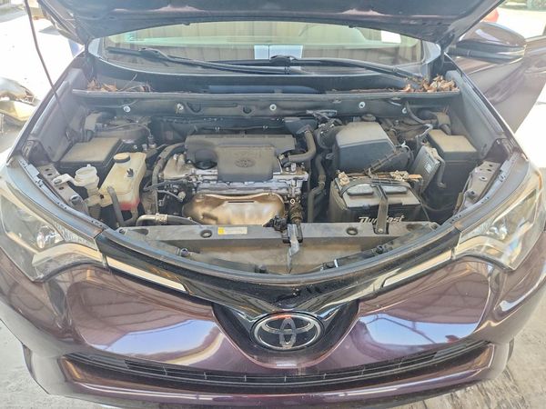 2018 TOYOTA RAV4 — Engine bay