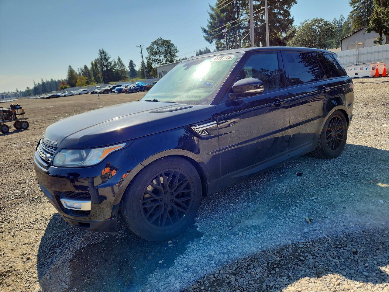 2014 LAND ROVER RANGEROVER HSE — Front 3/4