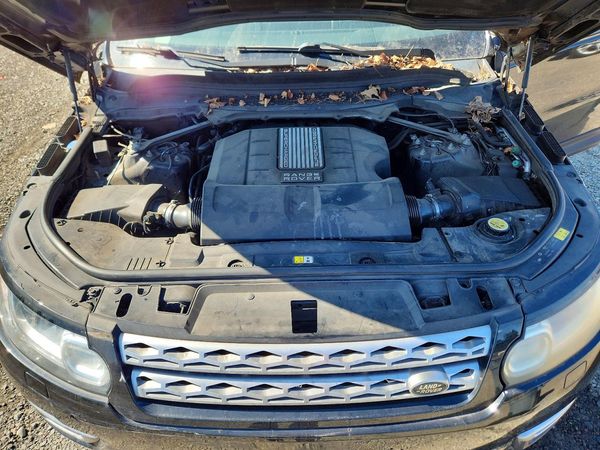 2014 LAND ROVER RANGEROVER HSE — Engine bay