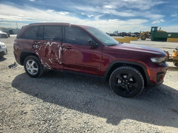 2022 JEEP GRAND CHEROKEE — Passenger 3/4