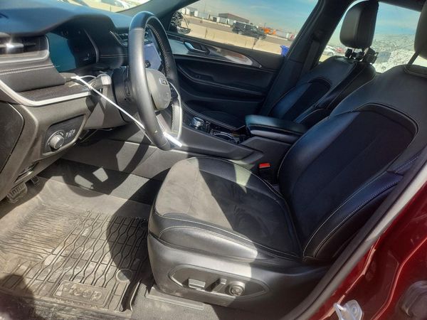 2022 JEEP GRAND CHEROKEE — DENT