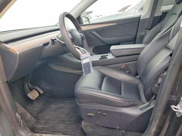 2025 TESLA MODEL Y — DENT