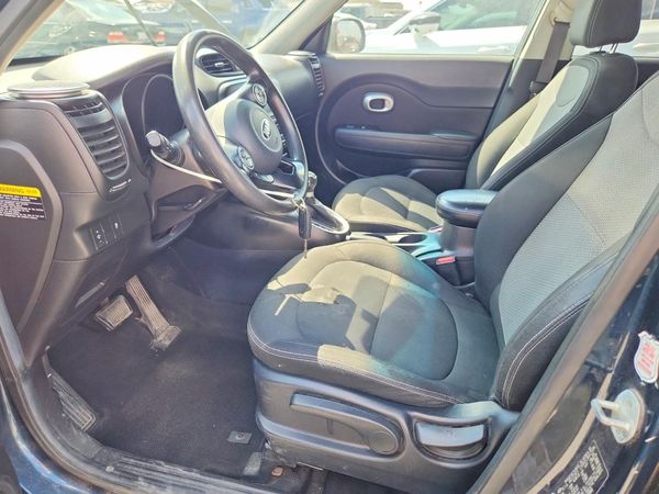 2017 KIA SOUL Plus — DENT