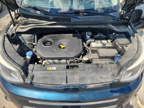 2017 KIA SOUL Plus — Engine bay