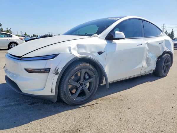 2026 TESLA MODEL Y — DSFA — Front 3/4