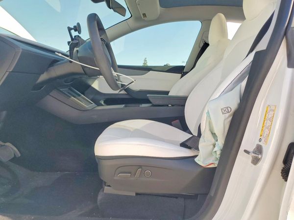 2026 TESLA MODEL Y — DENT