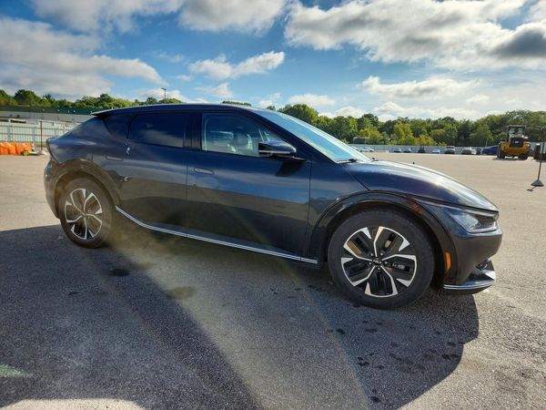 2024 KIA EV6 Light, Wind — Passenger 3/4