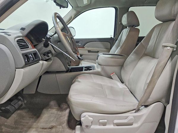 2012 CHEVROLET SUBURBAN LT — DENT