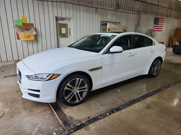 2017 JAGUAR XE — DSFA — Front 3/4