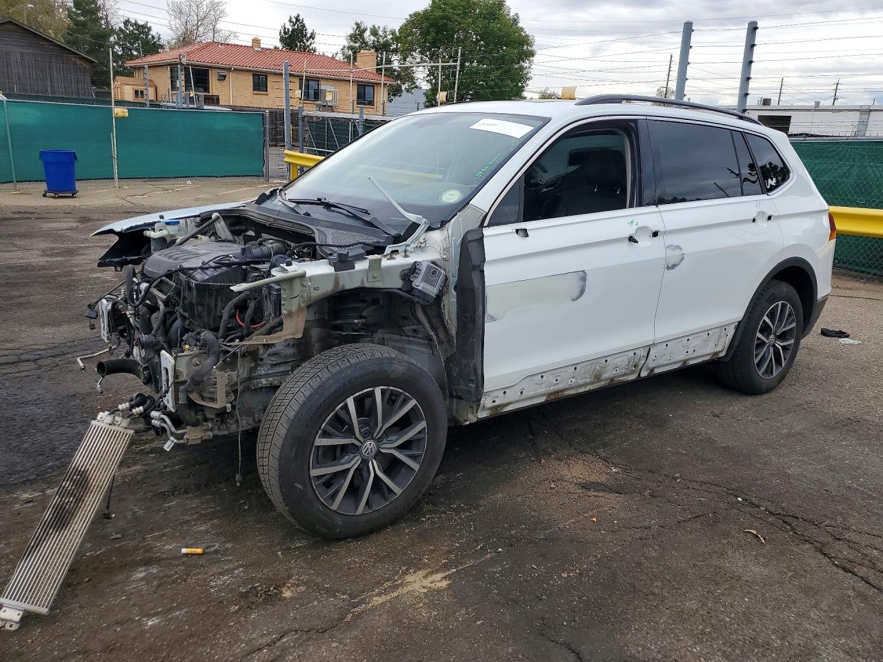 2020 VOLKSWAGEN TIGUAN 4Motion SE, 4Motion SEL — Front 3/4