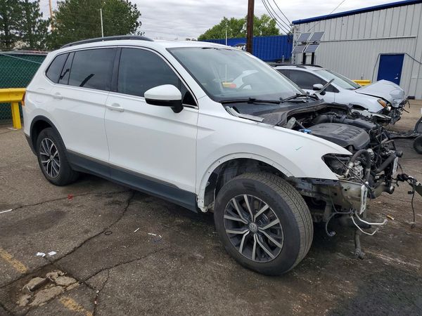 2020 VOLKSWAGEN TIGUAN 4Motion SE, 4Motion SEL — Passenger 3/4