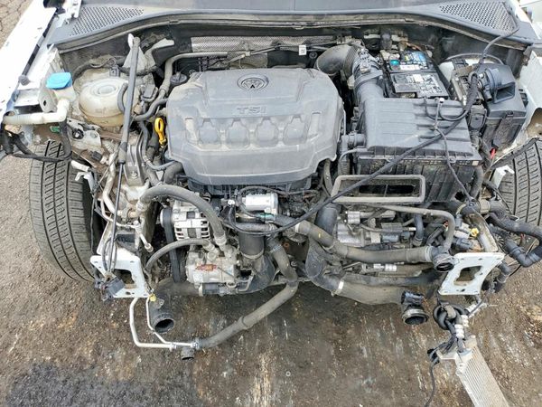 2020 VOLKSWAGEN TIGUAN 4Motion SE, 4Motion SEL — Engine bay