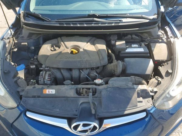 2016 HYUNDAI ELANTRA — Engine bay