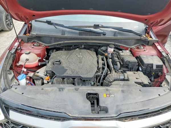 2023 KIA SPORTAGE — Engine bay