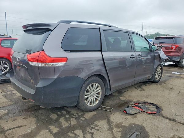 2012 TOYOTA SIENNA — PSRA