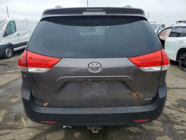 2012 TOYOTA SIENNA — DIRR