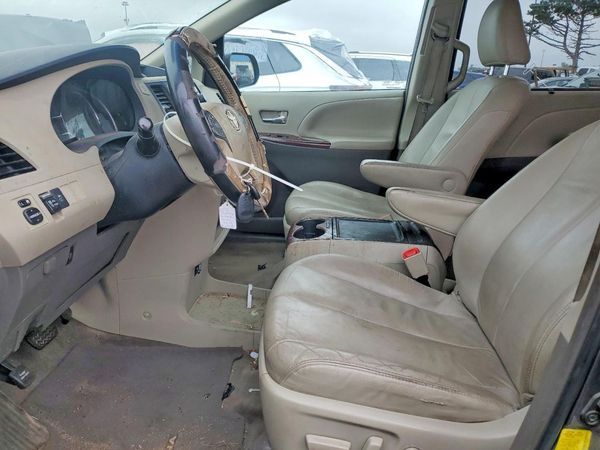 2012 TOYOTA SIENNA — DENT