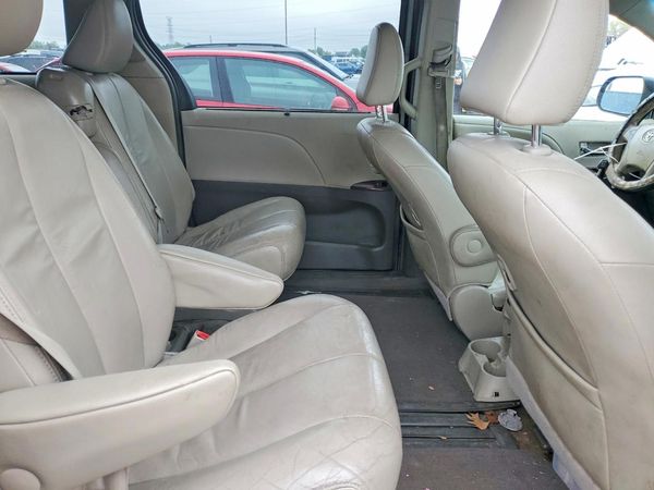 2012 TOYOTA SIENNA — PSRS