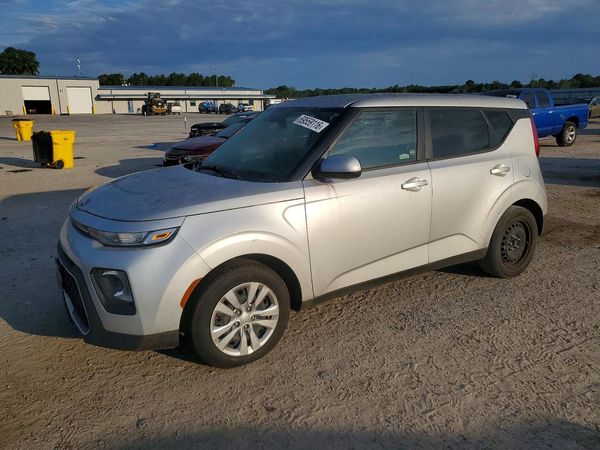 2020 KIA SOUL — Front 3/4