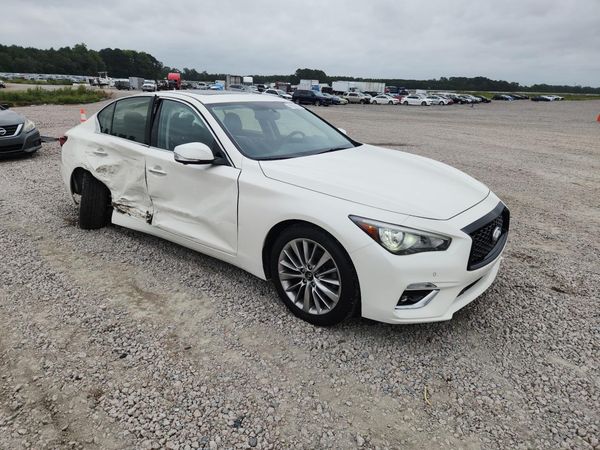2021 INFINITI Q50 LUXE — Passenger 3/4
