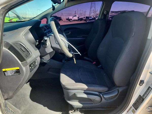 2013 KIA RIO LX — DENT