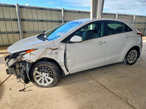 2017 HYUNDAI ELANTRA — Front 3/4