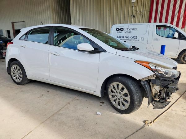 2017 HYUNDAI ELANTRA — Passenger 3/4