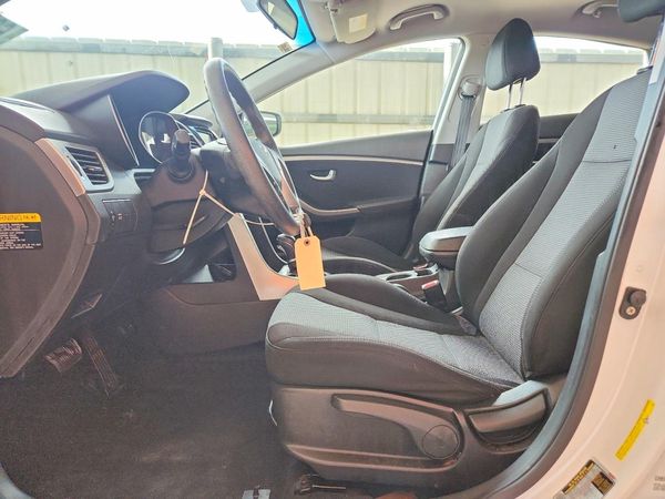 2017 HYUNDAI ELANTRA — DENT