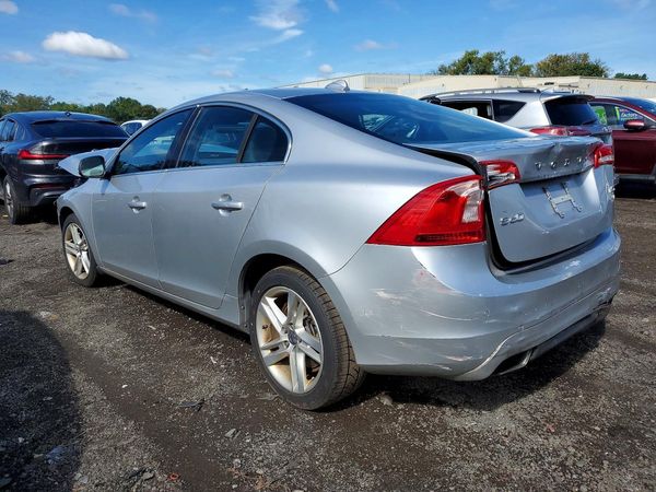 2015 VOLVO S60 Platinum (non R design) — DSRA