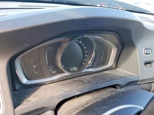 2015 VOLVO S60 Platinum (non R design) — ODOM