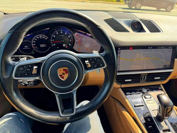 2019 PORSCHE CAYENNE