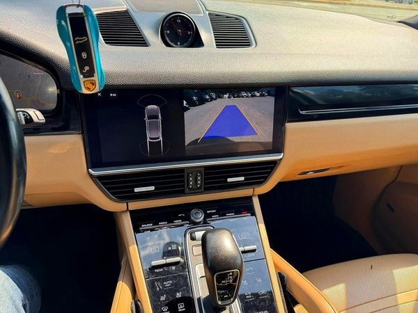 2019 PORSCHE CAYENNE