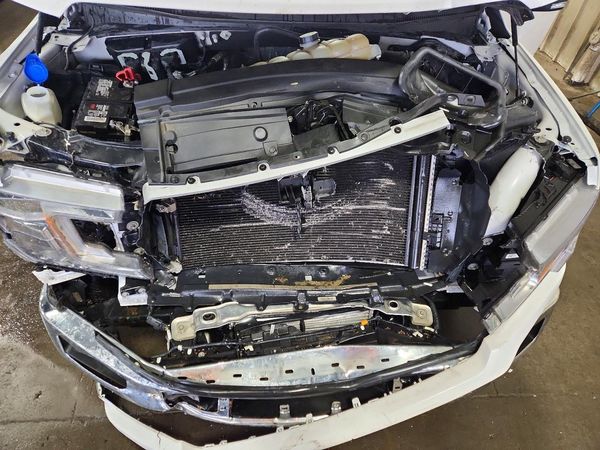 2019 FORD F150 — Engine bay
