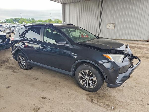 2016 TOYOTA RAV4 XLE (M Grade) — Passenger 3/4