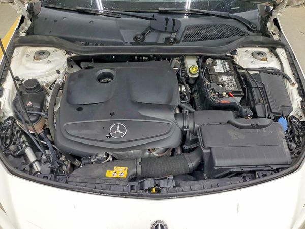 2019 MERCEDES-BENZ CLA-CLASS CLA250 — Engine bay