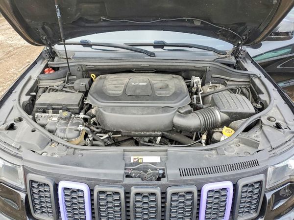 2017 JEEP GRAND CHEROKEE LAREDO 4X4 — Engine bay