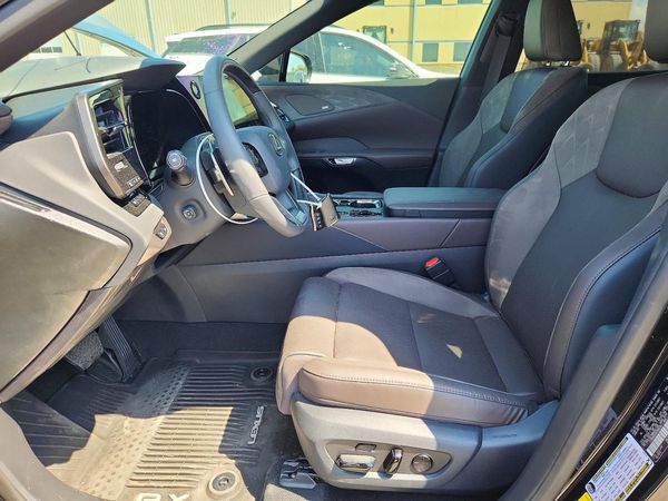 2025 LEXUS RX 350H — DENT