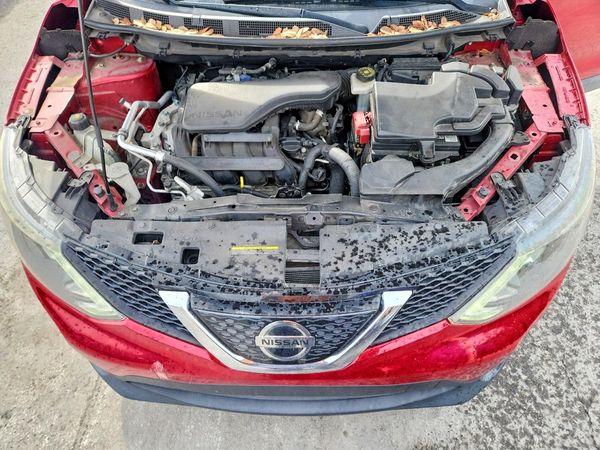 2018 NISSAN ROGUE SPORT — Engine bay